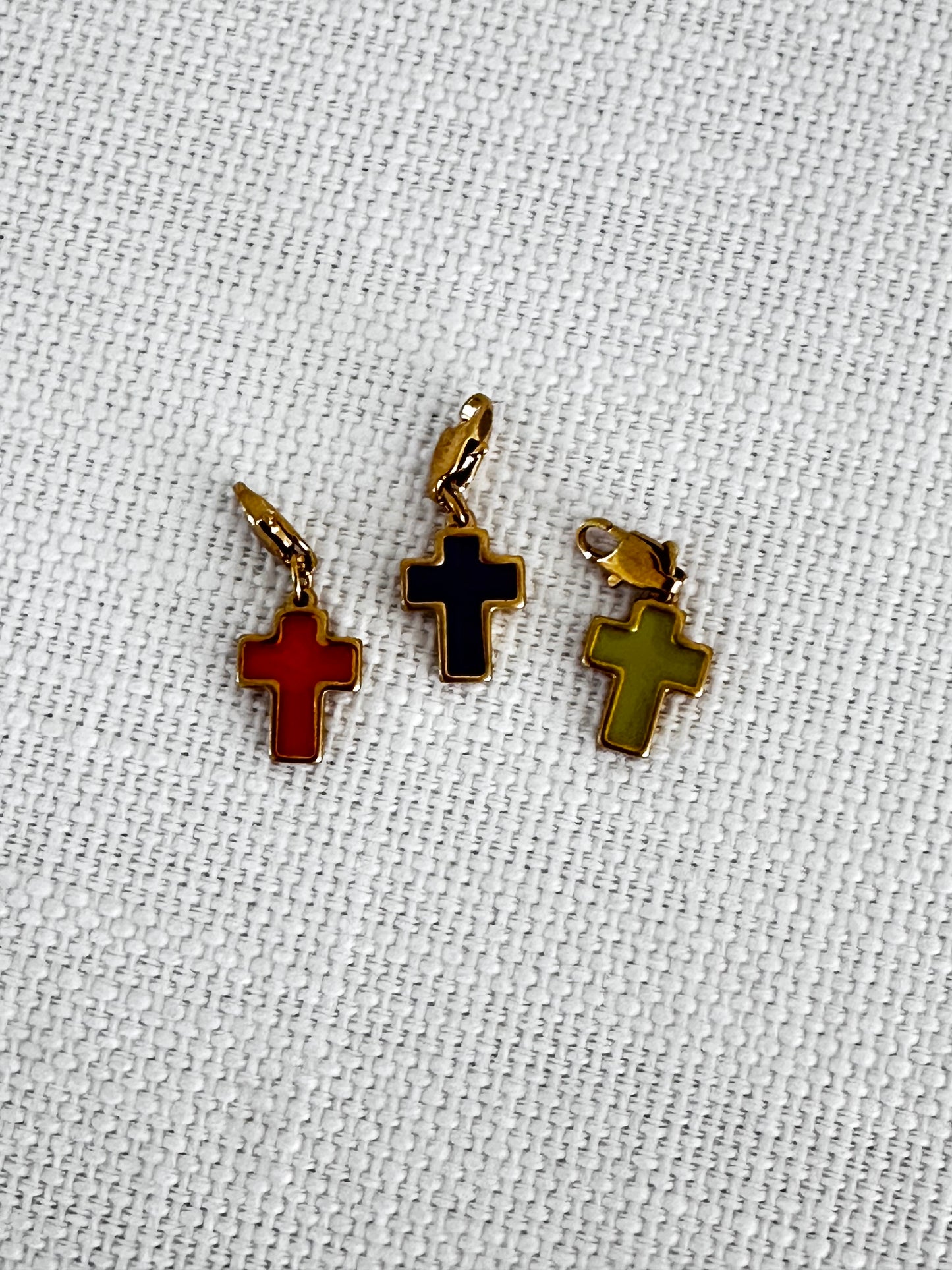 Palas- Cruz Cross Charm