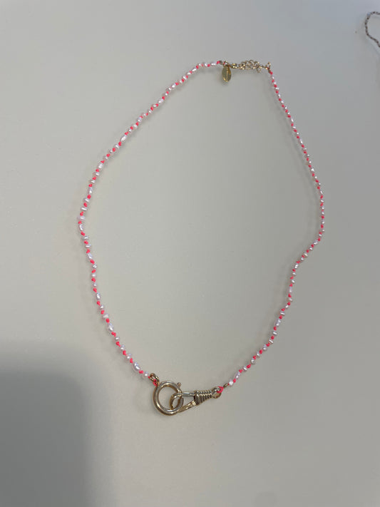 Johanne Pink & White stone lured necklace