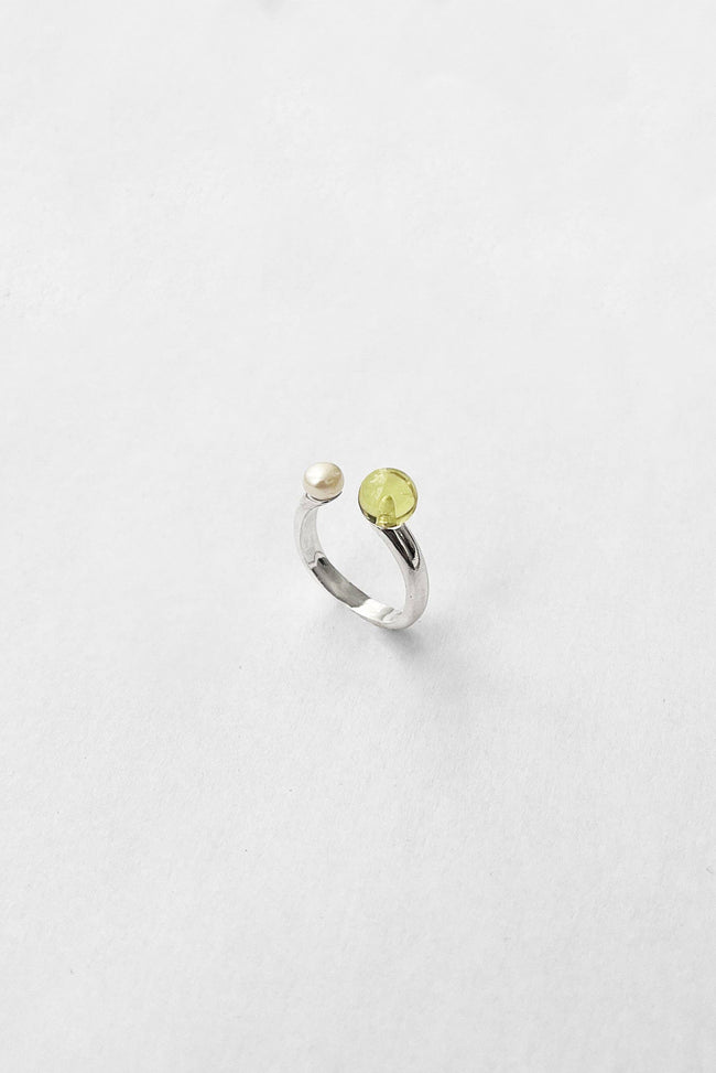 Kara Yoo -Open Ring in Lemon Green Quartz + Pearl