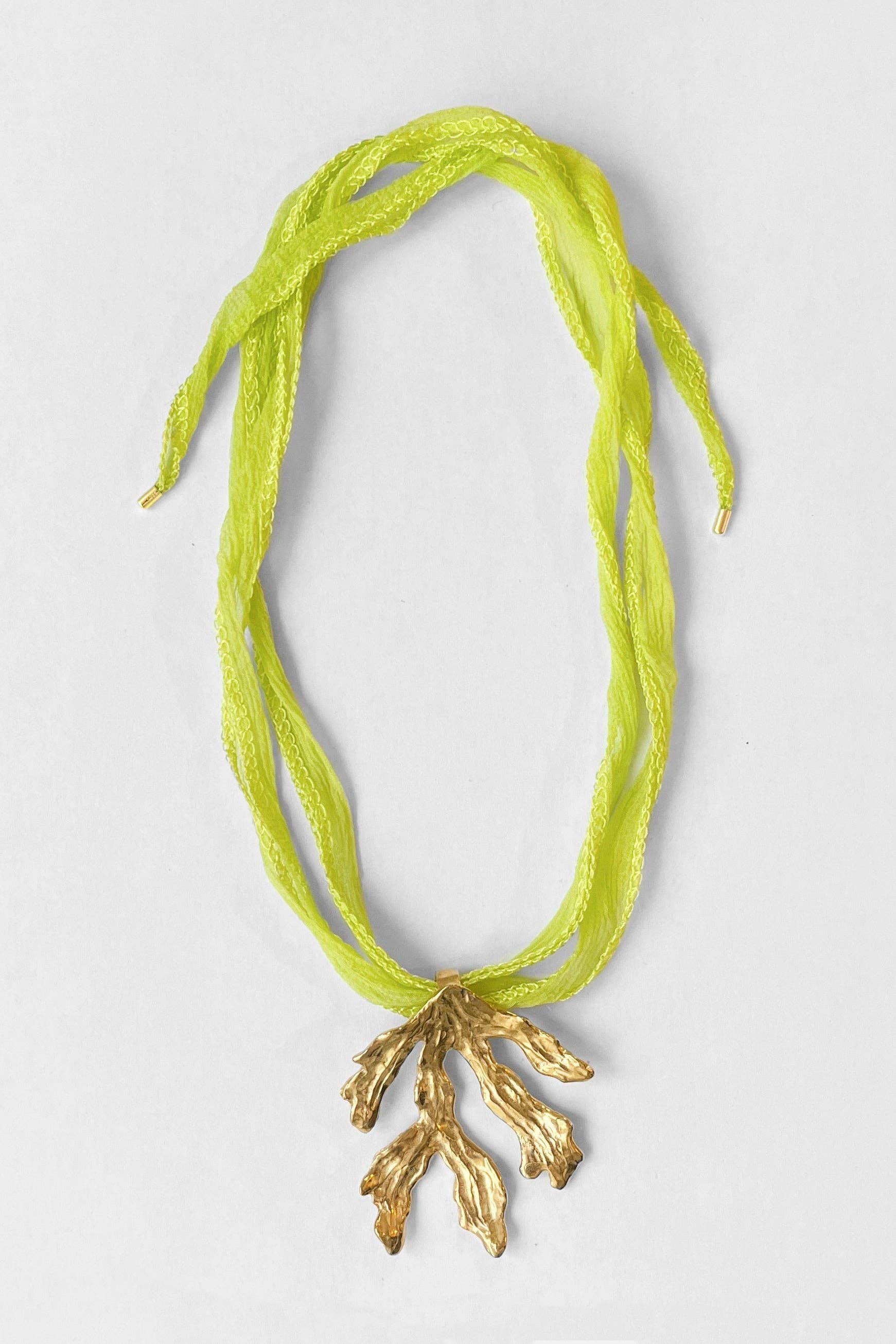 Seaweed on Fairy Silk-necklace