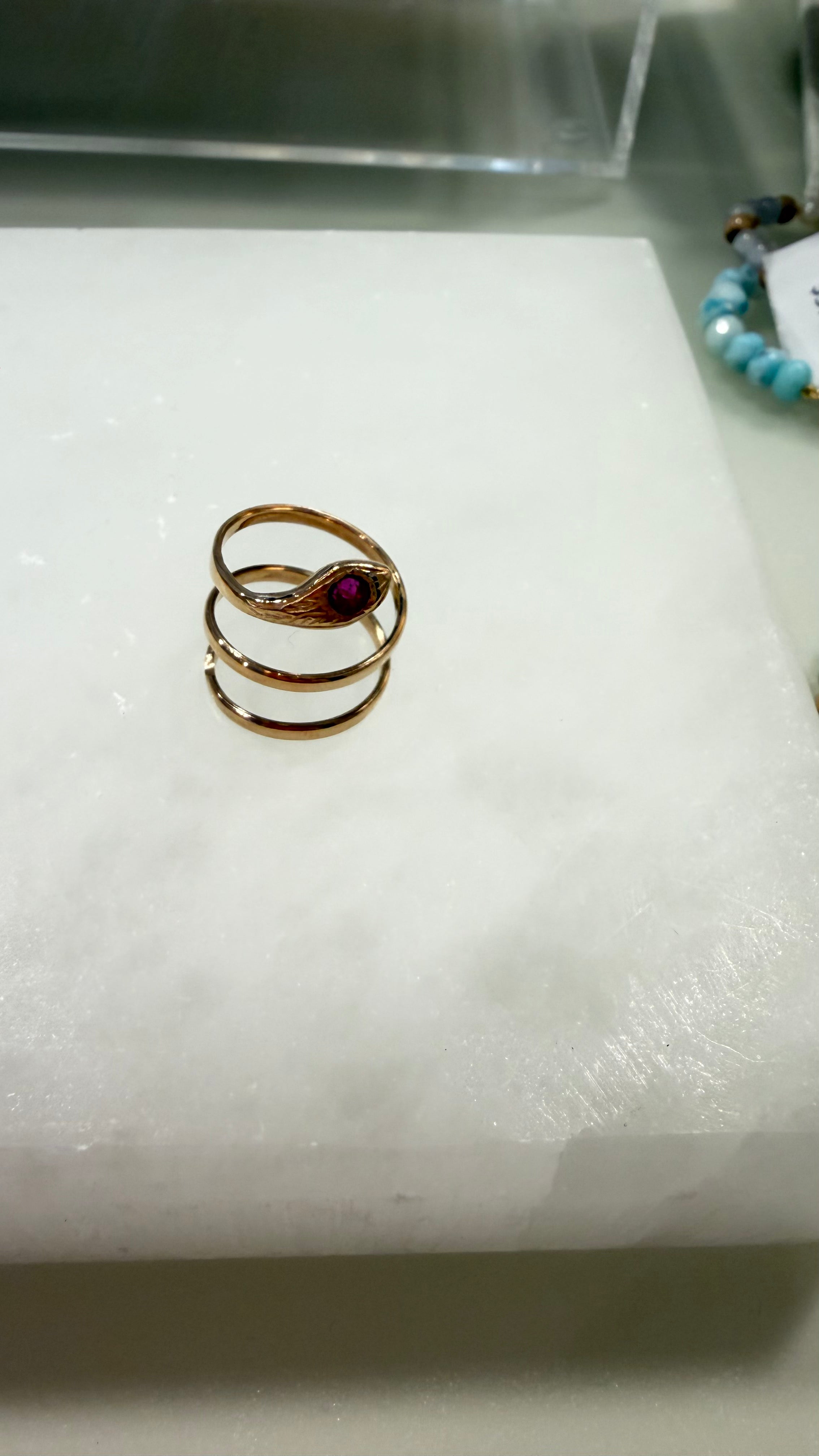 Theas Collection Snake Ring 18 karat Gold with Apricot Natural Ruby