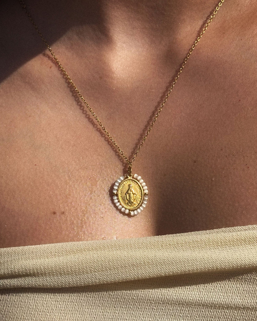 Santa Maria Precious Necklace in Pearly White