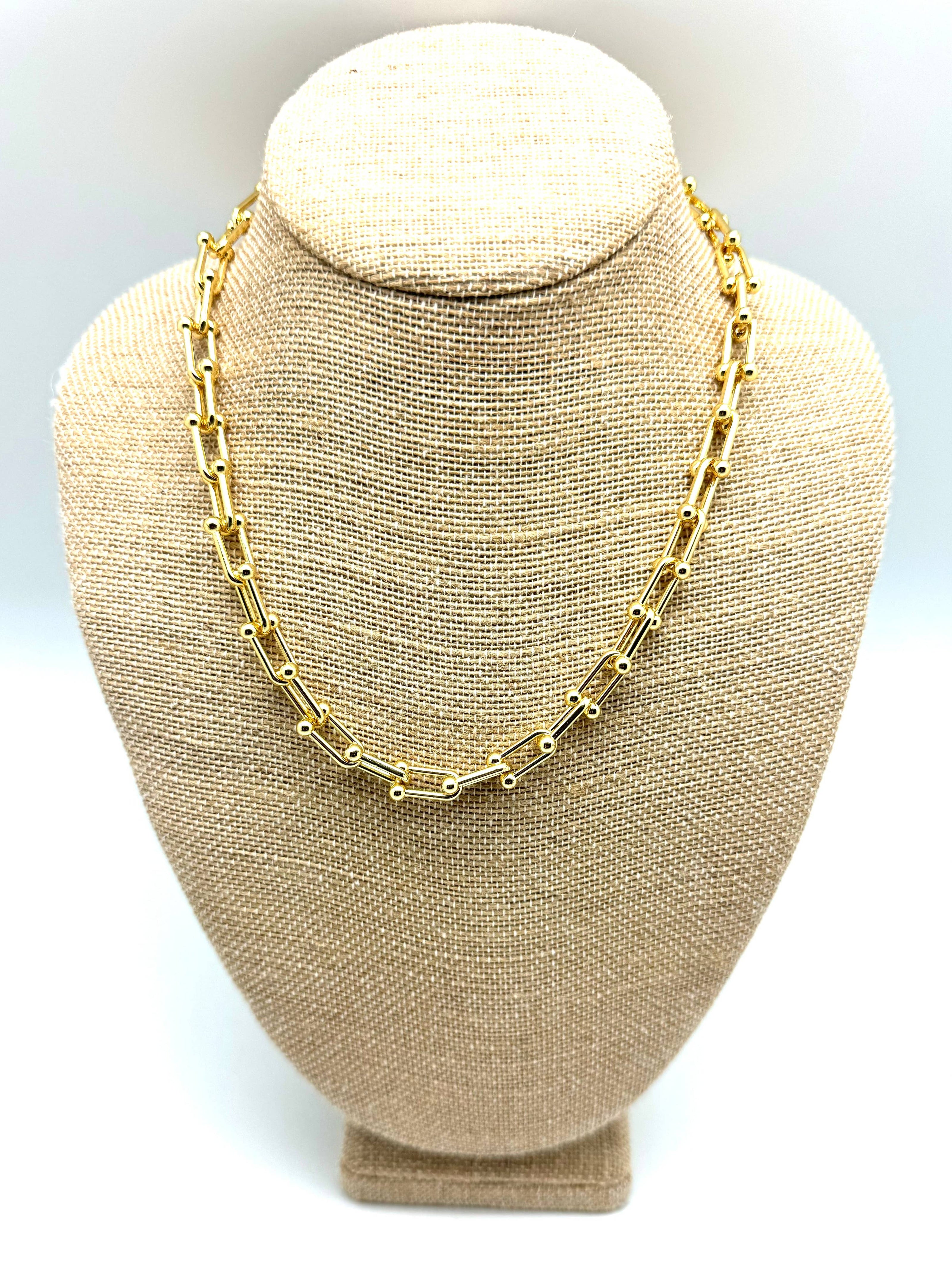 Frederika necklace - short larger link